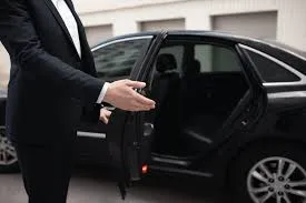 The Best Personal Limo Services for Solo Travelers